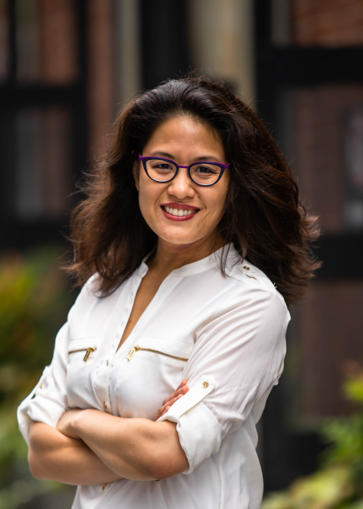 Stacy Yu headshot